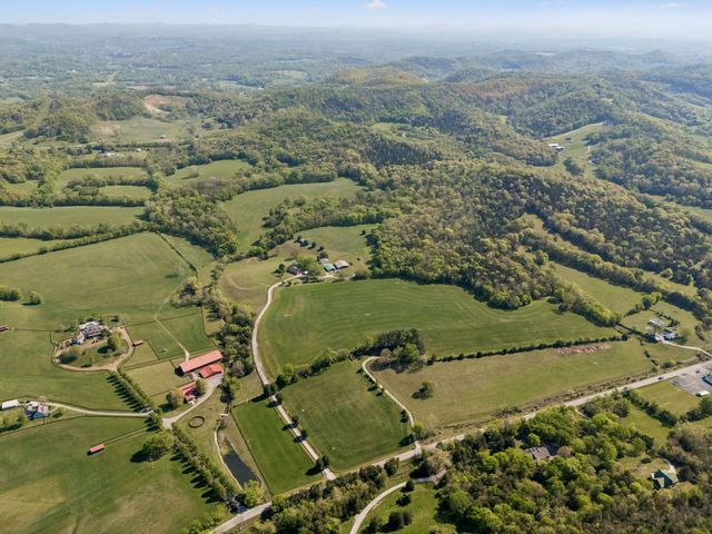 6666 Cross Keys Rd, College Grove, TN 37046