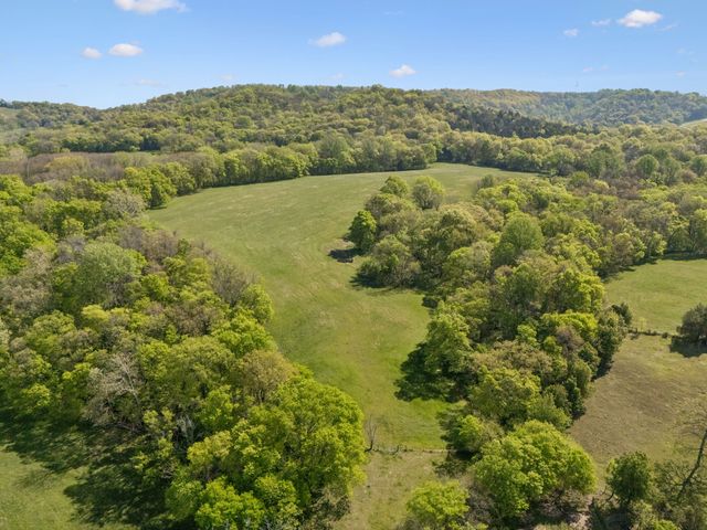 6666 Cross Keys Rd, College Grove, TN 37046