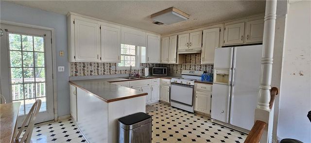 4809 Baker Plantation Drive, Acworth, GA 30101