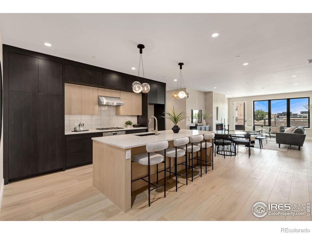 205 E 6th Street 305, Loveland, CO 80537