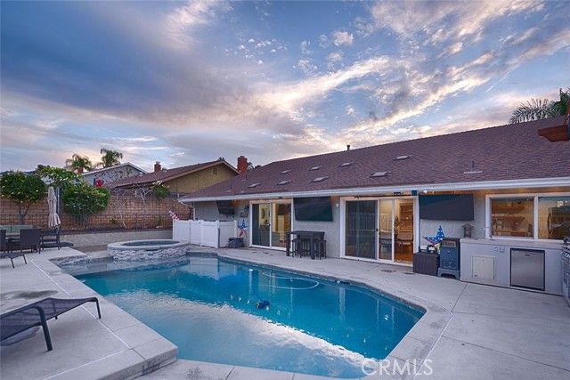 2015 W Ontario, Corona, CA 92882