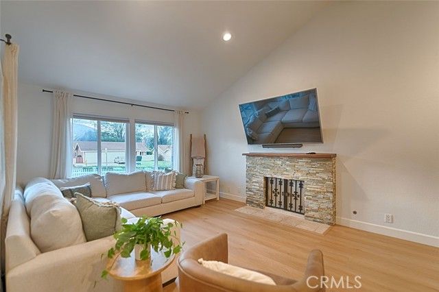 2015 W Ontario, Corona, CA 92882