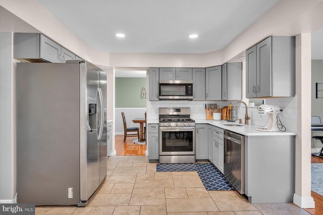 39 COUNTRY CLUB RD, Pine Hill, NJ 08021