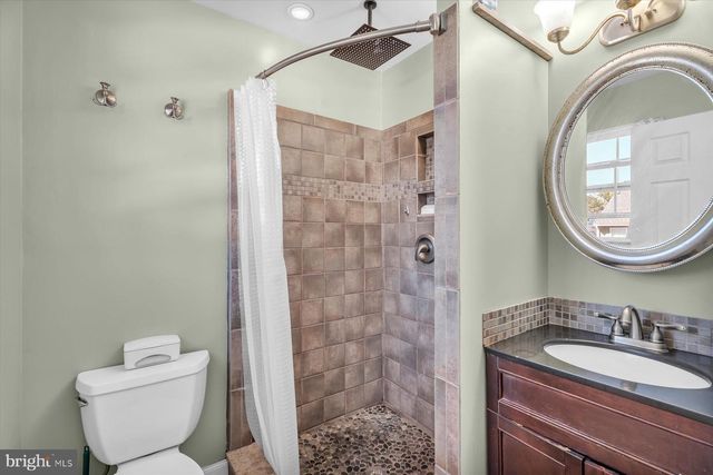 39 COUNTRY CLUB RD, Pine Hill, NJ 08021