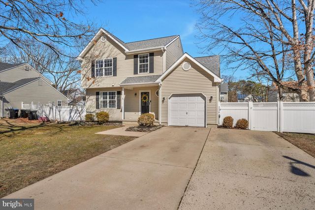 39 COUNTRY CLUB RD, Pine Hill, NJ 08021