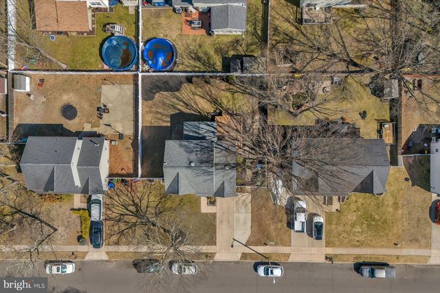 39 COUNTRY CLUB RD, Pine Hill, NJ 08021