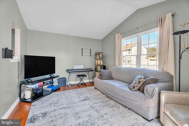 39 COUNTRY CLUB RD, Pine Hill, NJ 08021