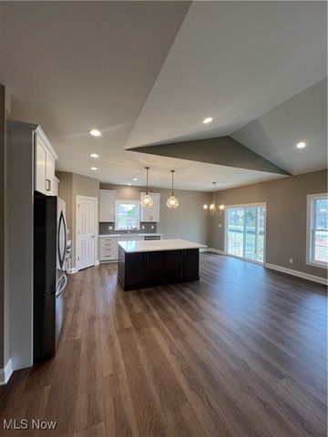 8728 Harvest Glenn Trail 8, Poland, OH 44514