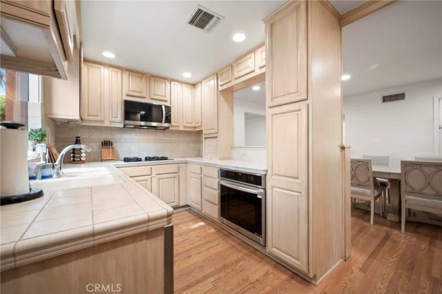 18543 Chatsworth, Porter Ranch, CA 91326