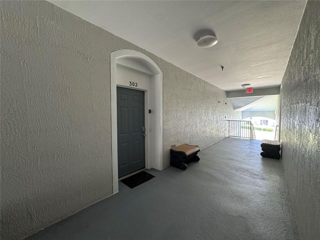 2305 SILVER PALM DRIVE 302, Kissimmee, FL 34747