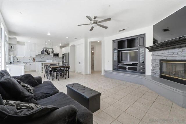 10669 El Caballo, San Diego, CA 92127