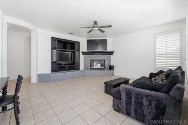 10669 El Caballo, San Diego, CA 92127