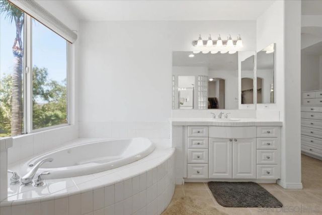 10669 El Caballo, San Diego, CA 92127