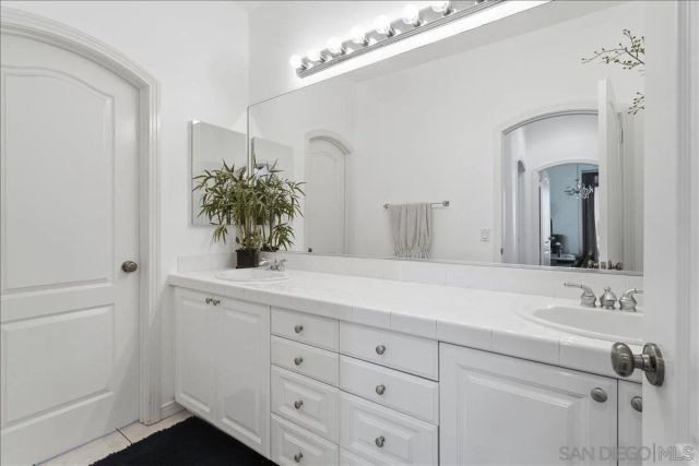 10669 El Caballo, San Diego, CA 92127