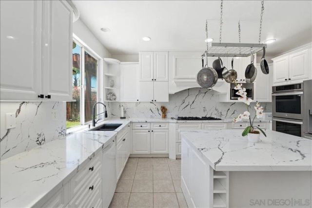 10669 El Caballo, San Diego, CA 92127