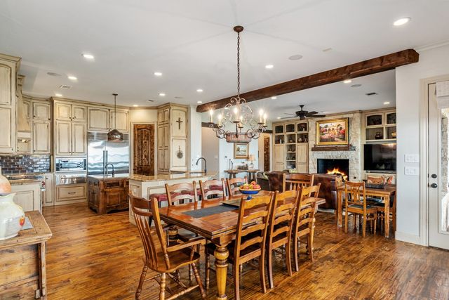 172 Enchanted Drive, Enchanted Oaks, TX 75156