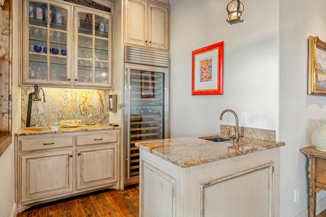 172 Enchanted Drive, Enchanted Oaks, TX 75156