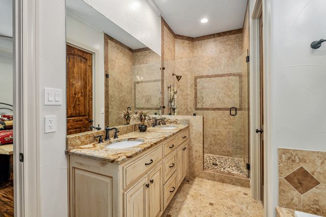 172 Enchanted Drive, Enchanted Oaks, TX 75156