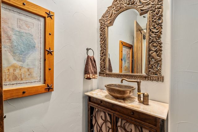 172 Enchanted Drive, Enchanted Oaks, TX 75156