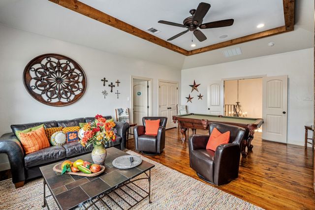 172 Enchanted Drive, Enchanted Oaks, TX 75156