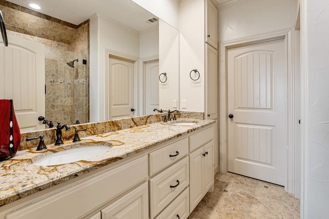 172 Enchanted Drive, Enchanted Oaks, TX 75156