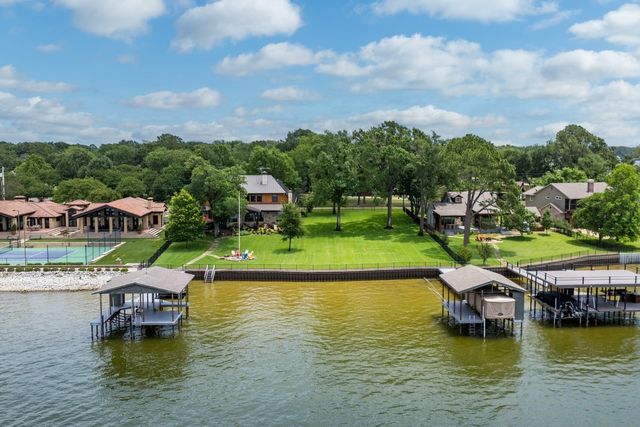 172 Enchanted Drive, Enchanted Oaks, TX 75156