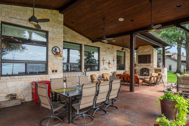 172 Enchanted Drive, Enchanted Oaks, TX 75156