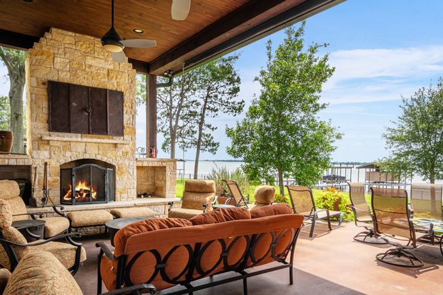 172 Enchanted Drive, Enchanted Oaks, TX 75156