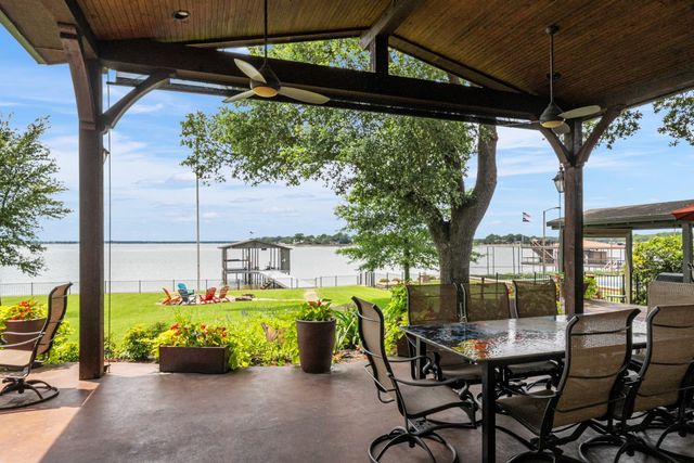 172 Enchanted Drive, Enchanted Oaks, TX 75156