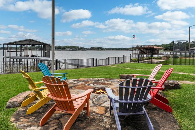 172 Enchanted Drive, Enchanted Oaks, TX 75156