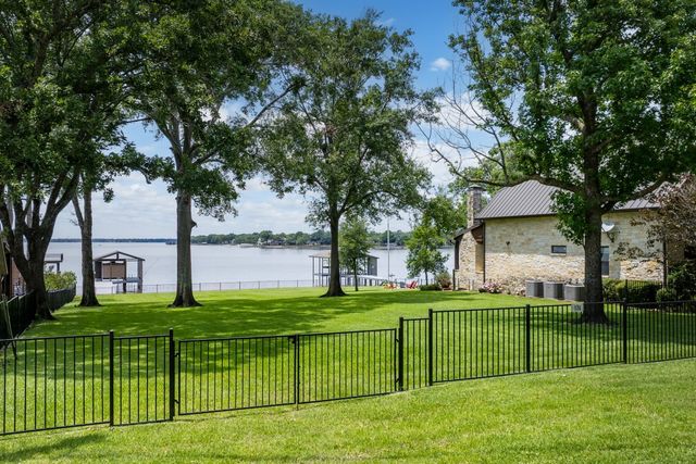 172 Enchanted Drive, Enchanted Oaks, TX 75156