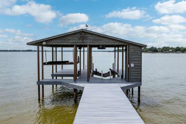 172 Enchanted Drive, Enchanted Oaks, TX 75156