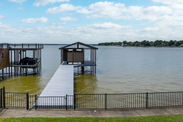 172 Enchanted Drive, Enchanted Oaks, TX 75156