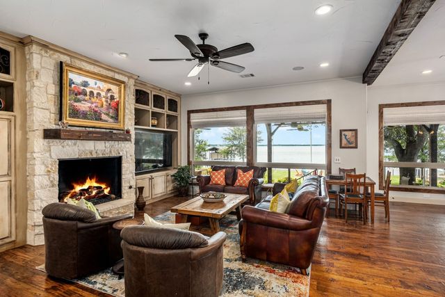172 Enchanted Drive, Enchanted Oaks, TX 75156