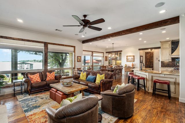 172 Enchanted Drive, Enchanted Oaks, TX 75156
