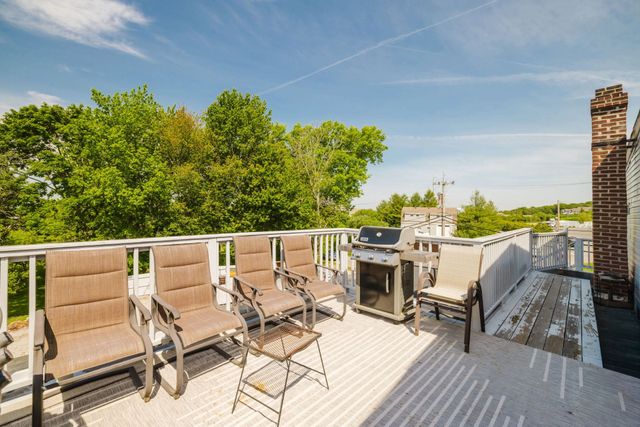 1019 Main Rd, Tiverton, RI 02878