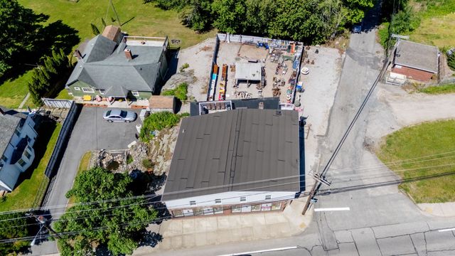 1019 Main Rd, Tiverton, RI 02878