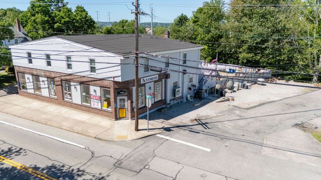 1019 Main Rd, Tiverton, RI 02878