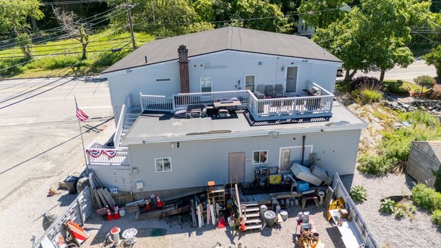 1019 Main Rd, Tiverton, RI 02878