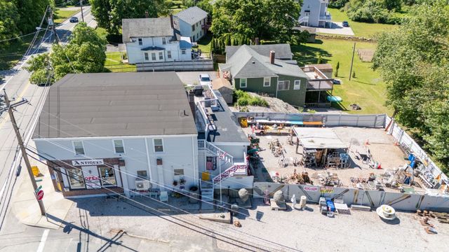1019 Main Rd, Tiverton, RI 02878