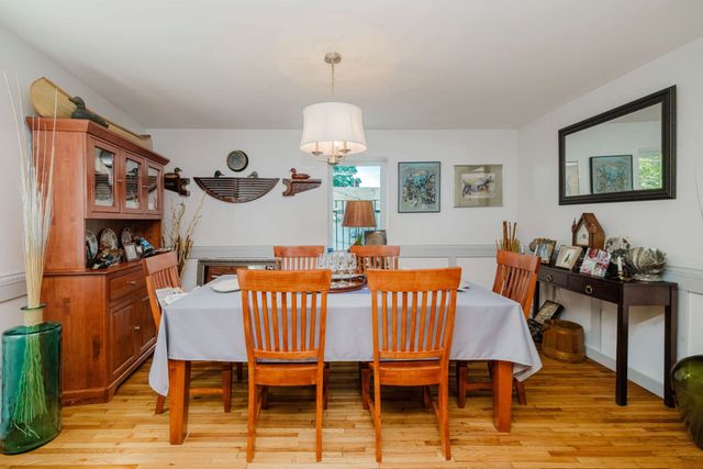 1019 Main Rd, Tiverton, RI 02878
