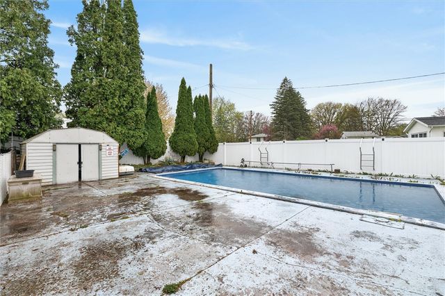 1 Sun Valley Drive, Gates, NY 14606