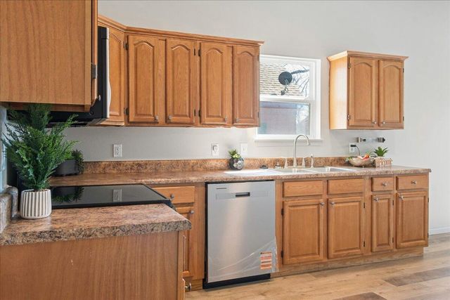 1123 E Blaine Street, Springfield, MO 65803