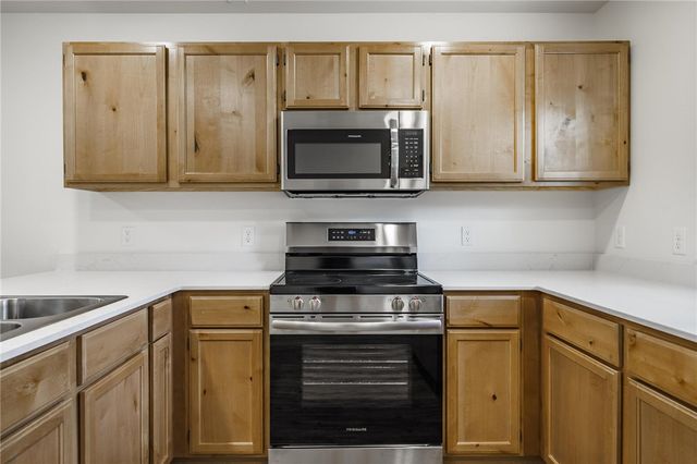 1639 N Arkansas Street 101, Rogers, AR 72756