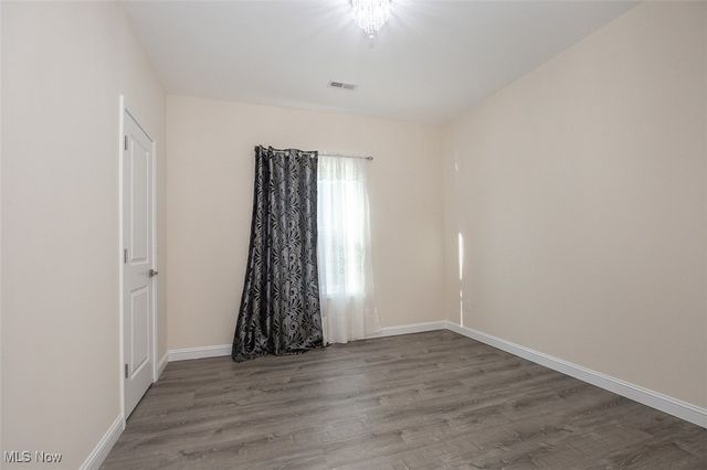 6363 Lockhaven Drive, Brook Park, OH 44142