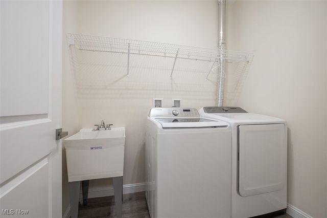 6363 Lockhaven Drive, Brook Park, OH 44142