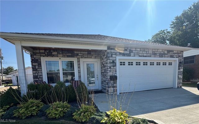 6363 Lockhaven Drive, Brook Park, OH 44142