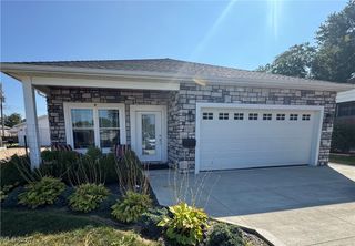 6363 Lockhaven Drive, Brook Park, OH 44142