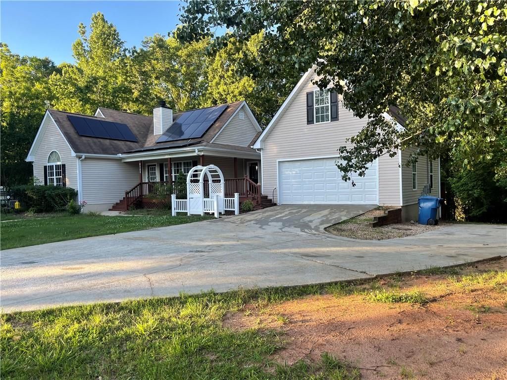 1012 River Bluff Drive, Winder, GA 30680