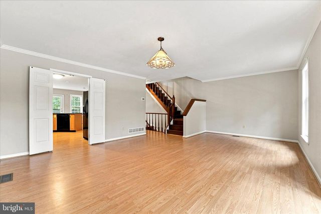 302 BRIGHTON CIR, Devon, PA 19333
